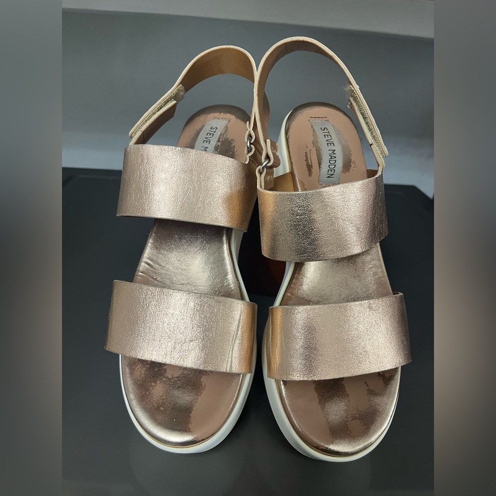 Steve Madden 
Platform Sandals Shoes Leather
Rose Gold Womens 
Size: 9